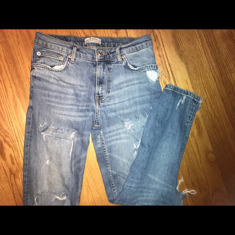 Zara Ripped Jeans - Picture 2 of 4